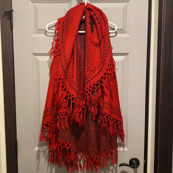 Tribal print shaw, red & black, size Lg/xl - Picture 3 of 5